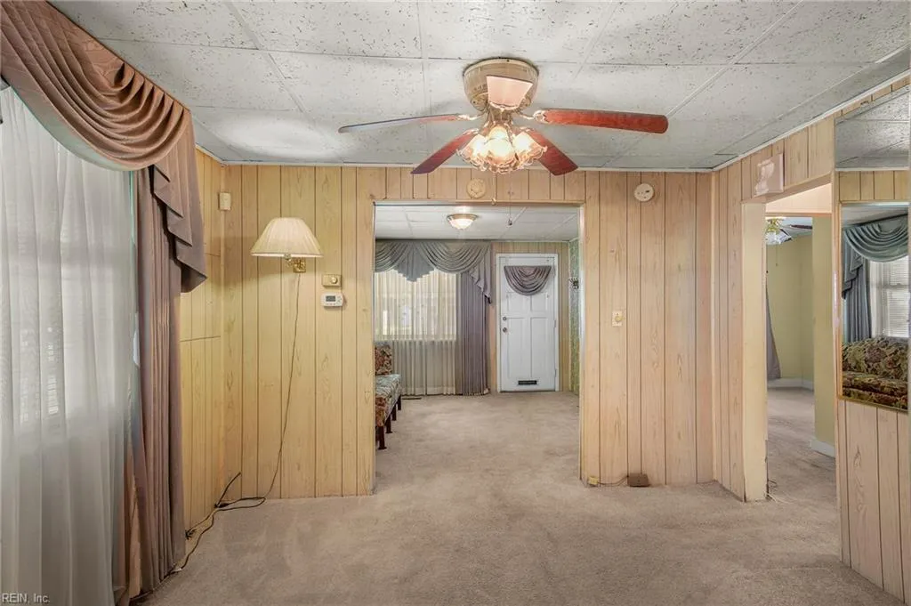 Portsmouth, Virginia 23707, United States, 2 Bedrooms Bedrooms, ,1 BathroomBathrooms,Residential,Active,208393