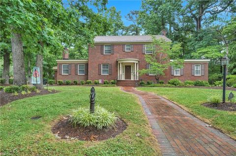 414 Forest Hill CRES Suffolk VA 23434