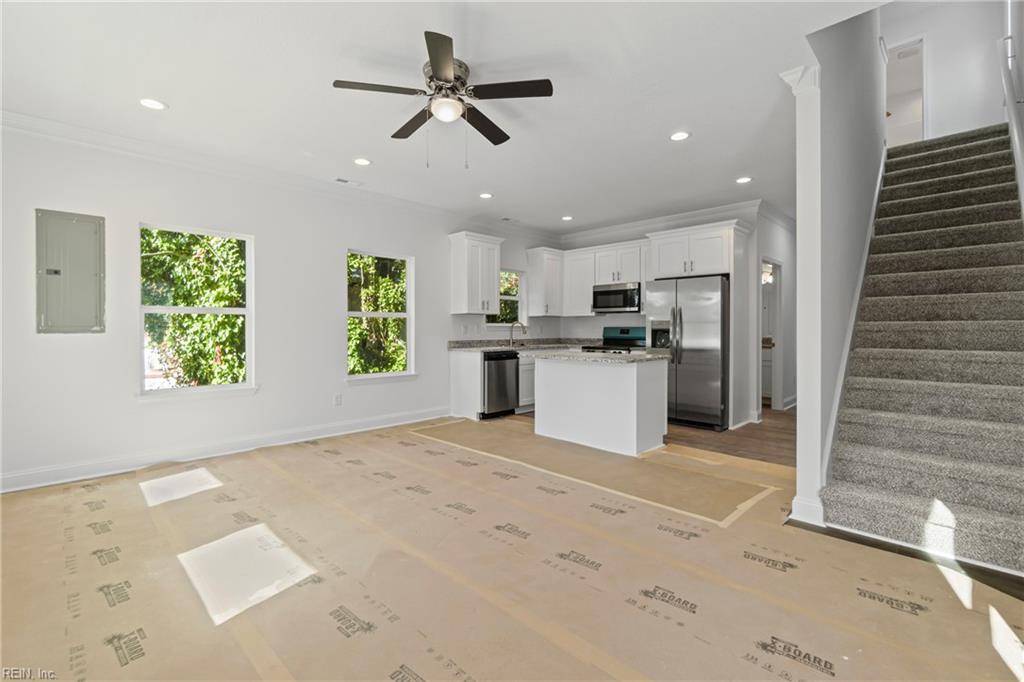 Photo of 910 Lindenwood Avenue, Norfolk, VA 23504 (MLS # 10646272)