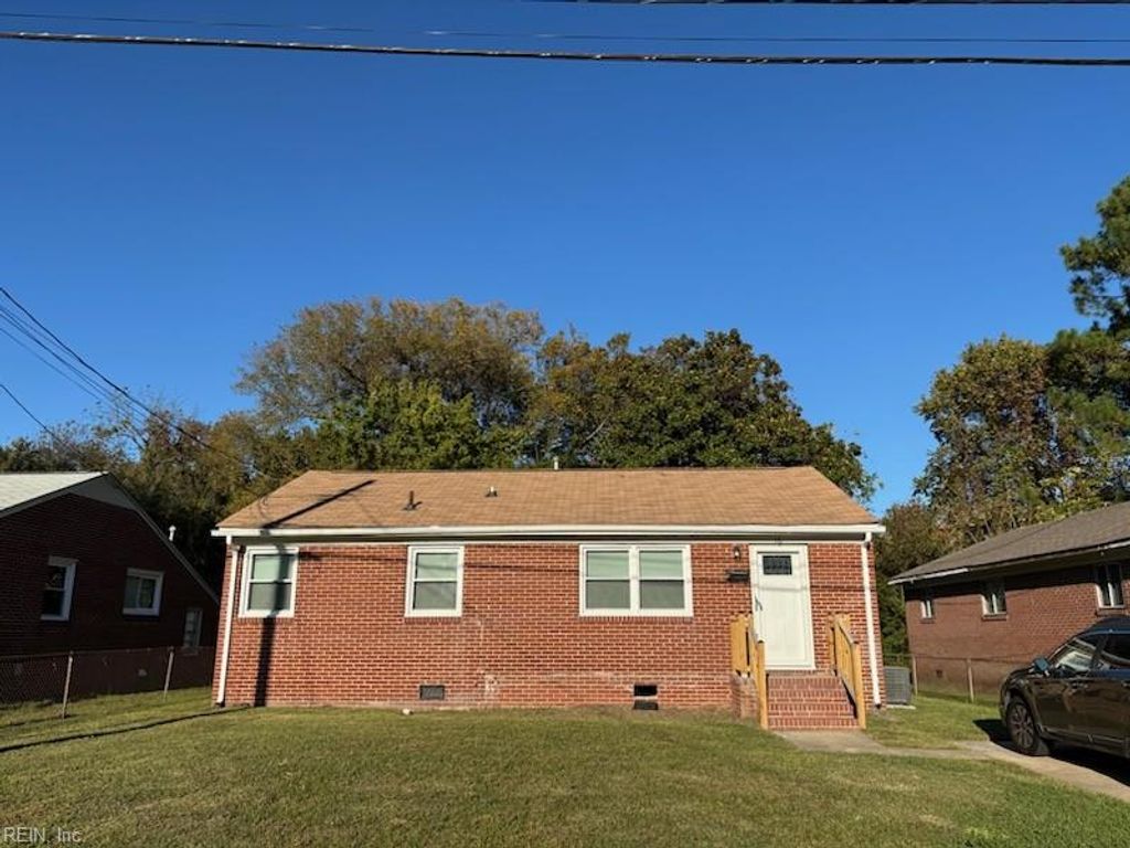 Photo of 16 Henderson Lane, Hampton, VA 23663 (MLS # 10607830)