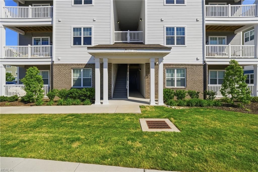 Photo of 1733 Dromolin Drive #304, Virginia Beach, VA 23456 (MLS # 10633486)