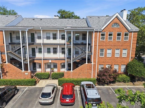 Photo of 207 Westover Avenue #306, Norfolk, VA 23507 (MLS # 10658350)