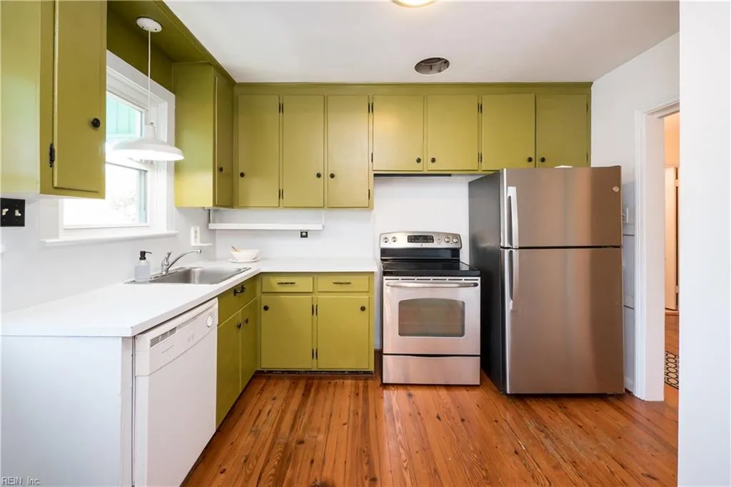 Virginia Beach, Virginia 23451, United States, 3 Bedrooms Bedrooms, ,3 BathroomsBathrooms,Residential,Active,254493