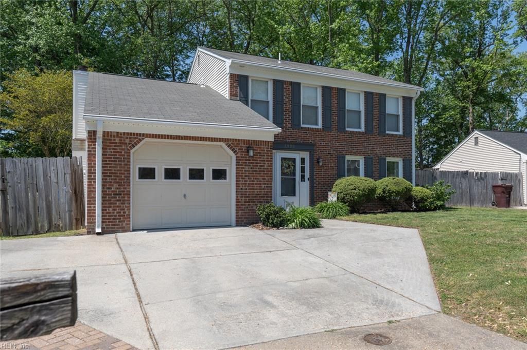 Photo of 1906 Dawnee Brook Trail S, Chesapeake, VA 23320 (MLS # 10630246)