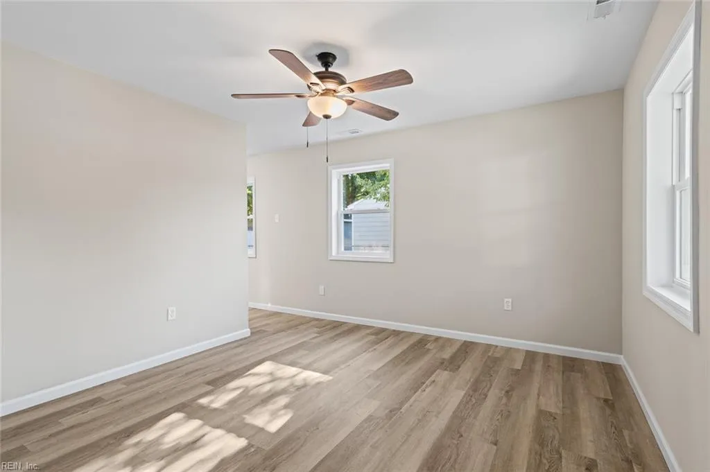 Hampton, Virginia 23663, United States, 2 Bedrooms Bedrooms, ,1 BathroomBathrooms,Residential,Active,203783