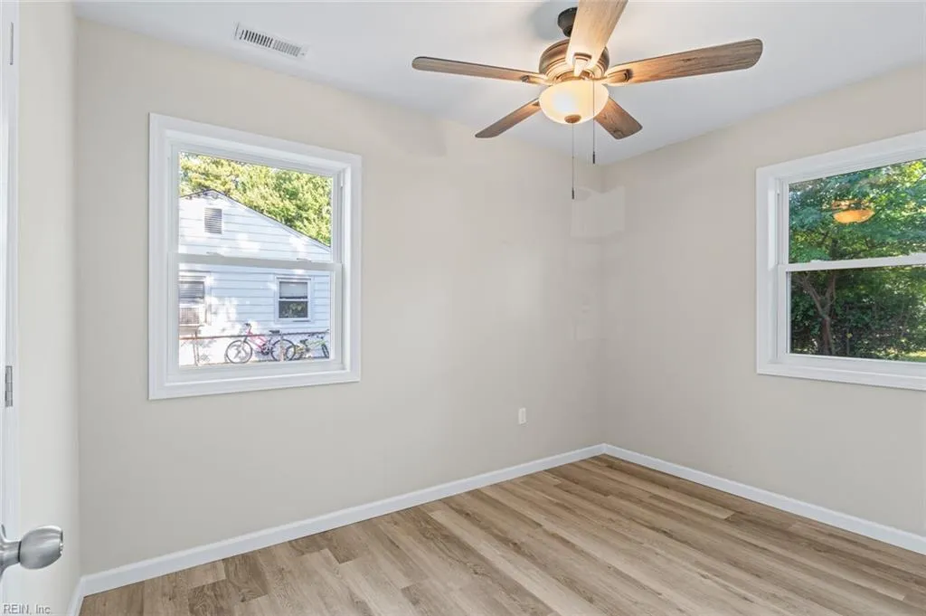 Hampton, Virginia 23663, United States, 2 Bedrooms Bedrooms, ,1 BathroomBathrooms,Residential,Active,203783