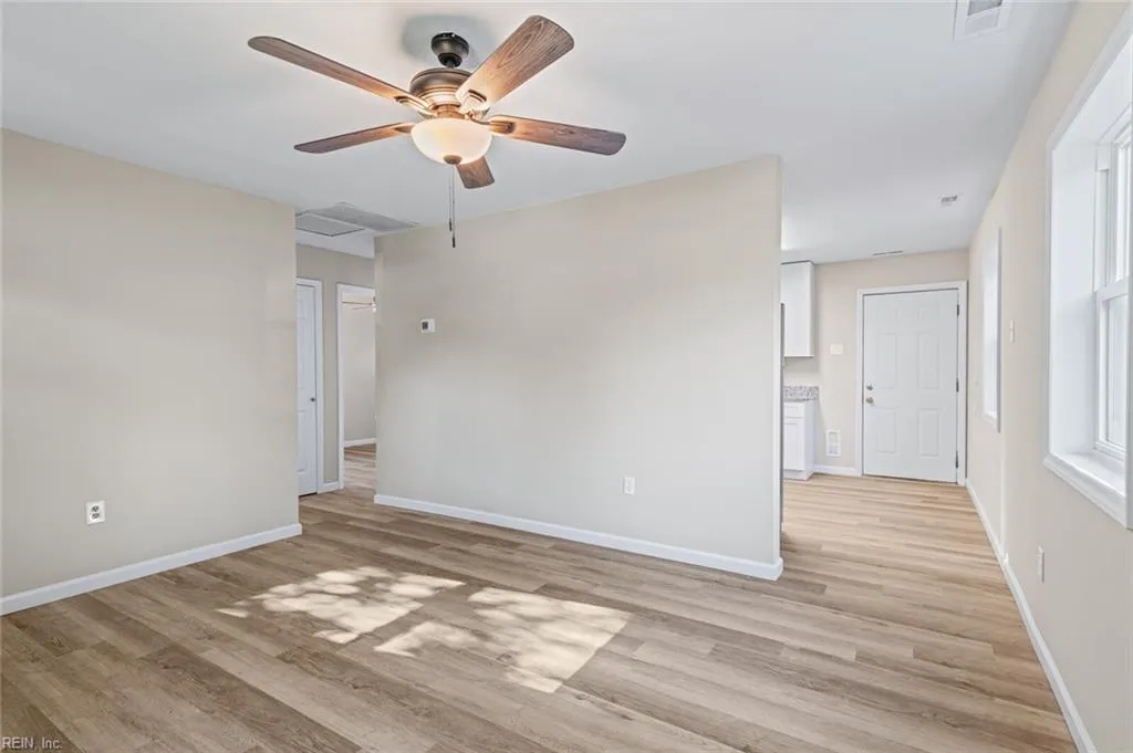 Hampton, Virginia 23663, United States, 2 Bedrooms Bedrooms, ,1 BathroomBathrooms,Residential,Active,203783