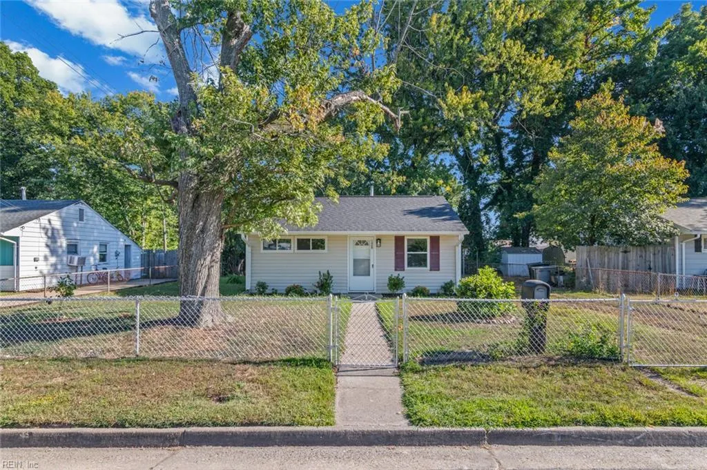 Hampton, Virginia 23663, United States, 2 Bedrooms Bedrooms, ,1 BathroomBathrooms,Residential,Active,203783