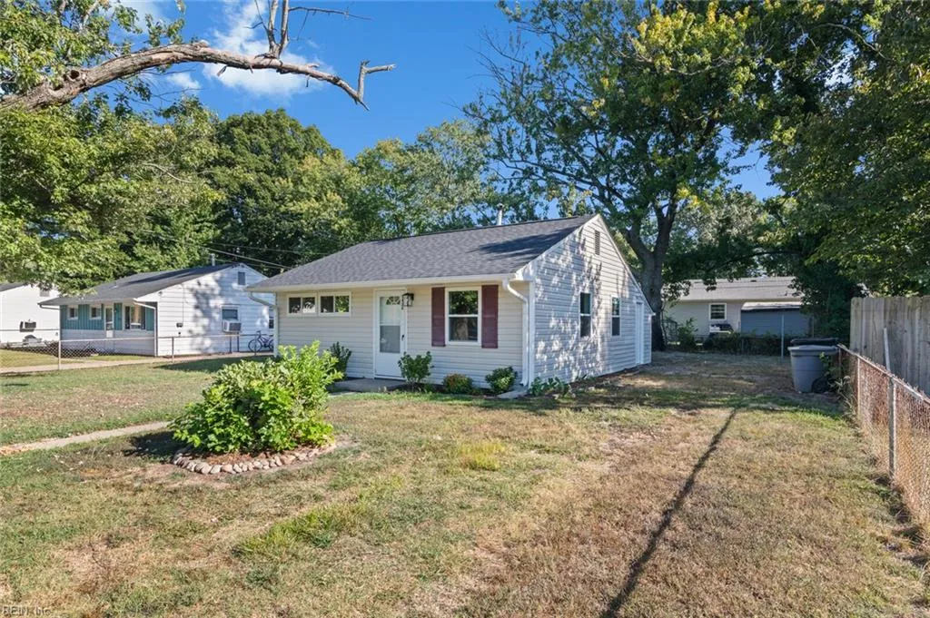 Hampton, Virginia 23663, United States, 2 Bedrooms Bedrooms, ,1 BathroomBathrooms,Residential,Active,203783