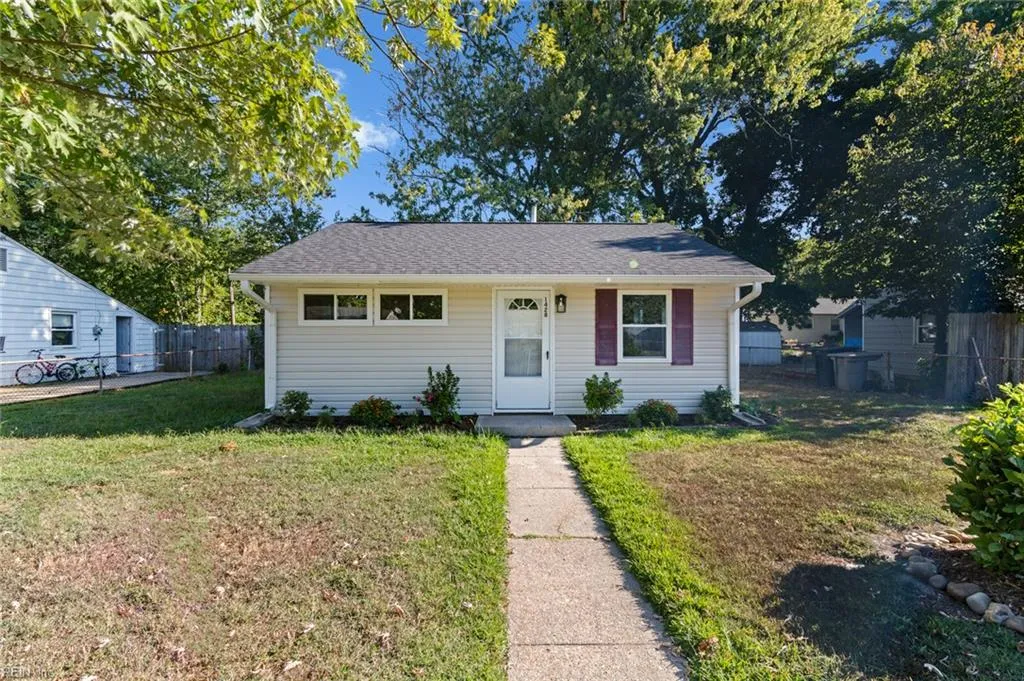 Hampton, Virginia 23663, United States, 2 Bedrooms Bedrooms, ,1 BathroomBathrooms,Residential,Active,203783