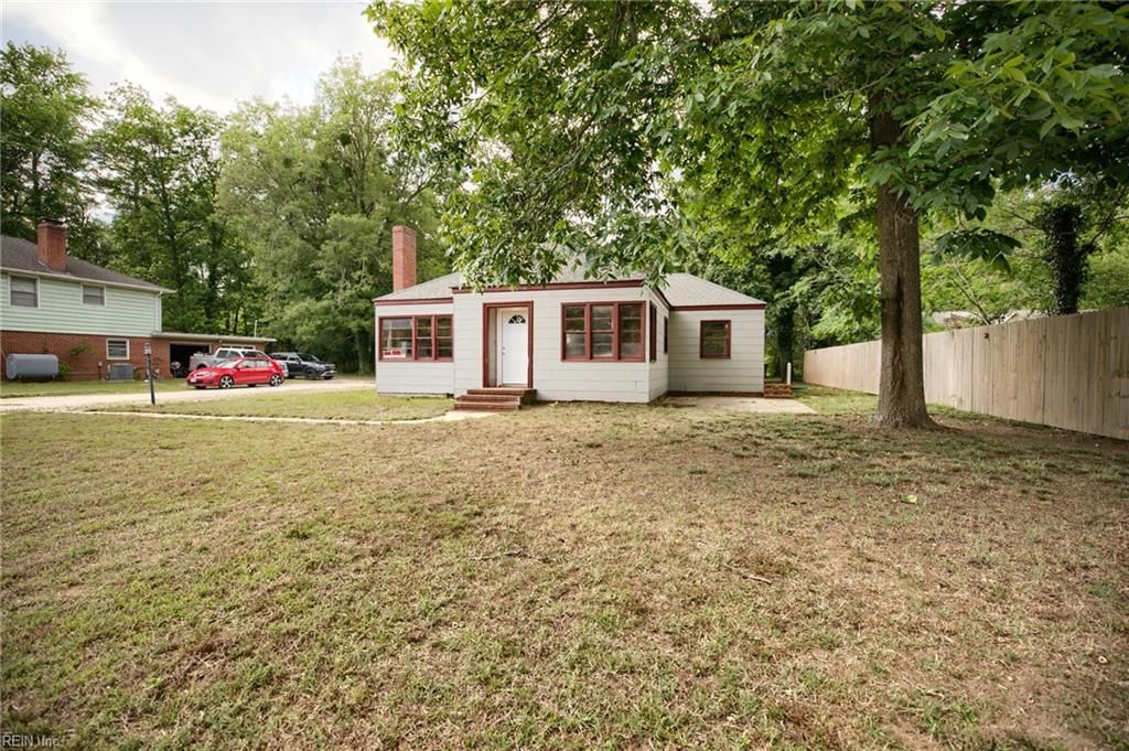 Photo of 19100 Eltham Road, West Point, VA 23181 (MLS # 10635386)