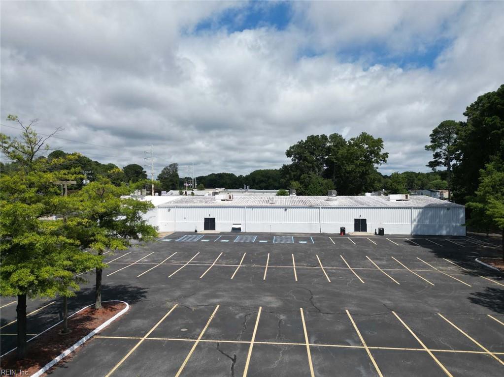 227 E Mercury BLVD