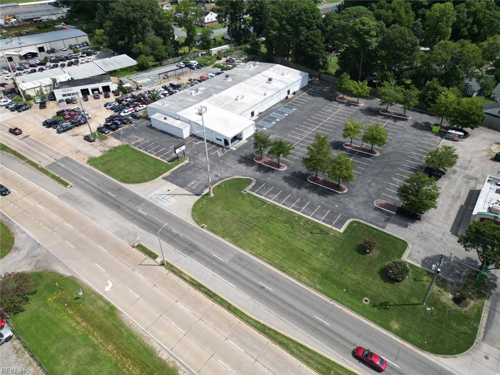 227 E Mercury BLVD