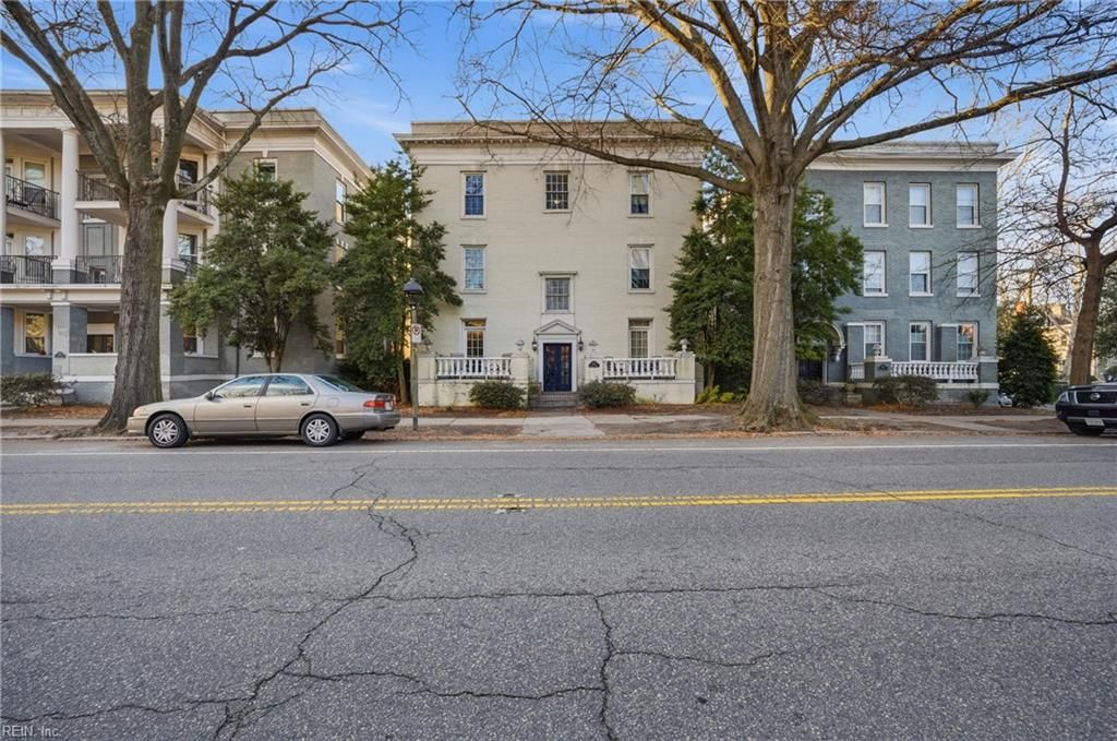 Photo of 1015 Colonial Avenue #4, Norfolk, VA 23507 (MLS # 10628561)
