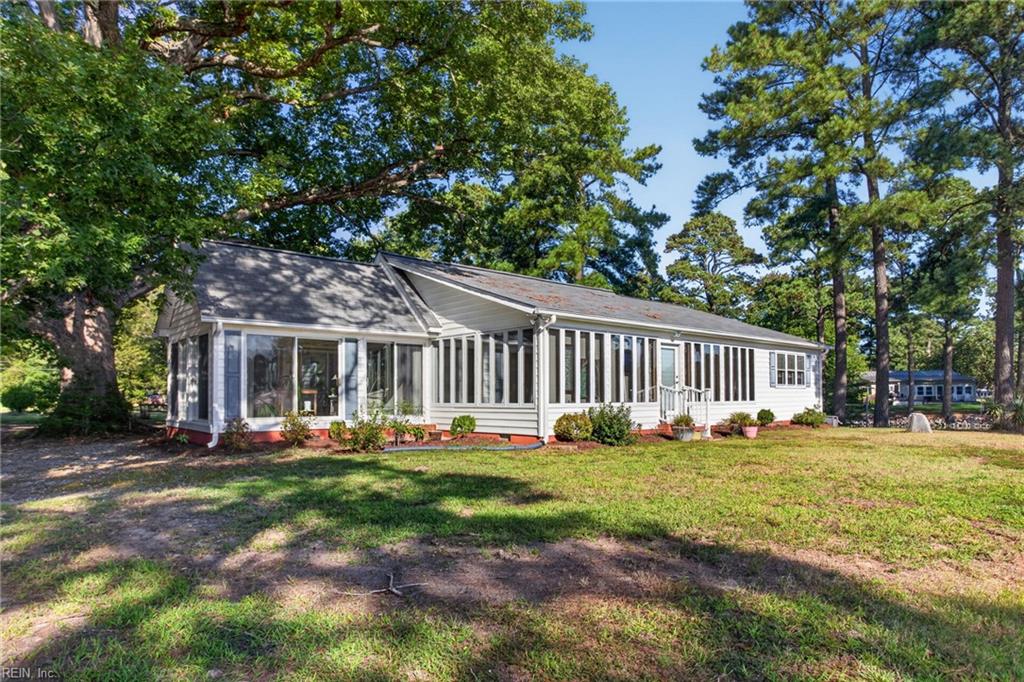 Photo of 4539 Johns Point Road, Gloucester, VA 23061 (MLS # 10659187)