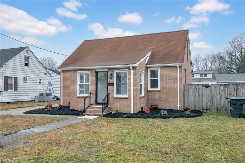 Photo of 709 New York Avenue, Hampton, VA 23661 (MLS # 10620896)