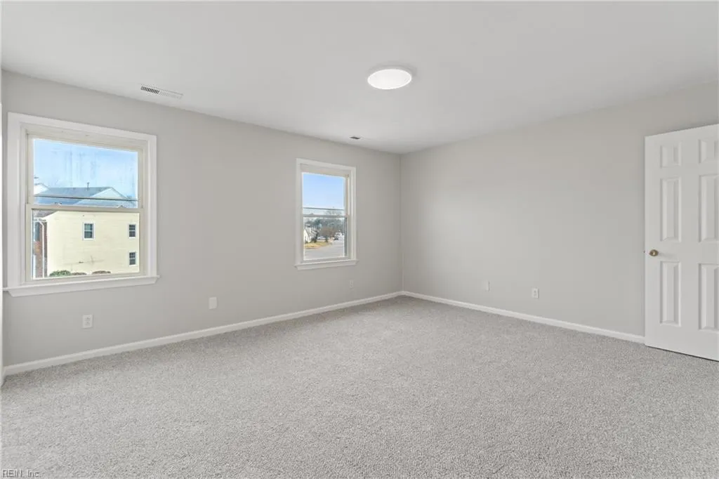 Virginia Beach, Virginia 23455, United States, 3 Bedrooms Bedrooms, ,3 BathroomsBathrooms,Residential,Pending,10934