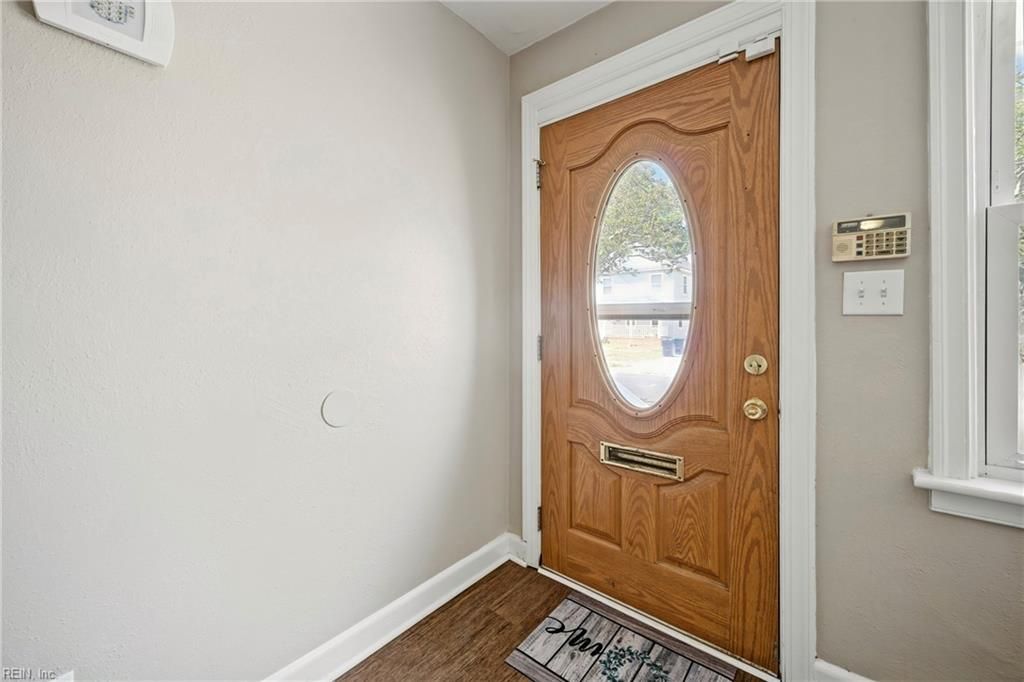 Photo of 405 W 27th Street, Norfolk, VA 23517 (MLS # 10639490)