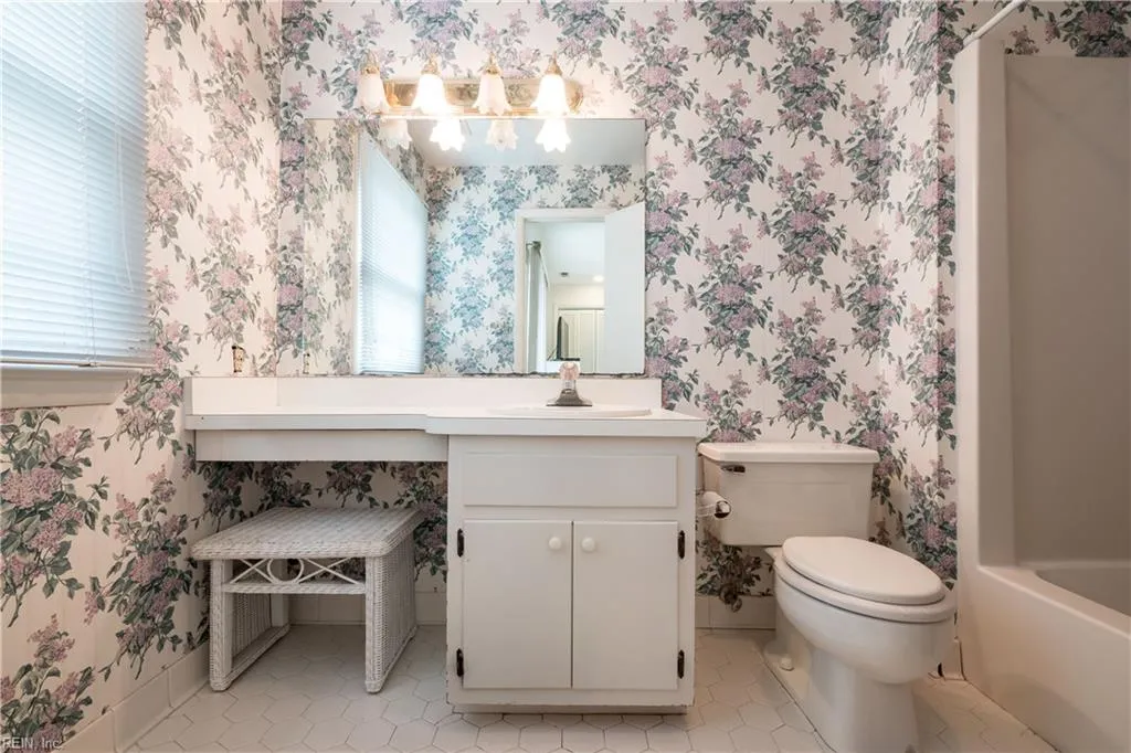 Virginia Beach, Virginia 23451, United States, 5 Bedrooms Bedrooms, ,4 BathroomsBathrooms,Residential,Active,146908