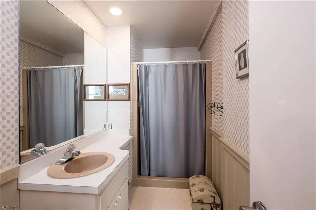 Virginia Beach, Virginia 23451, United States, 5 Bedrooms Bedrooms, ,4 BathroomsBathrooms,Residential,Active,146908