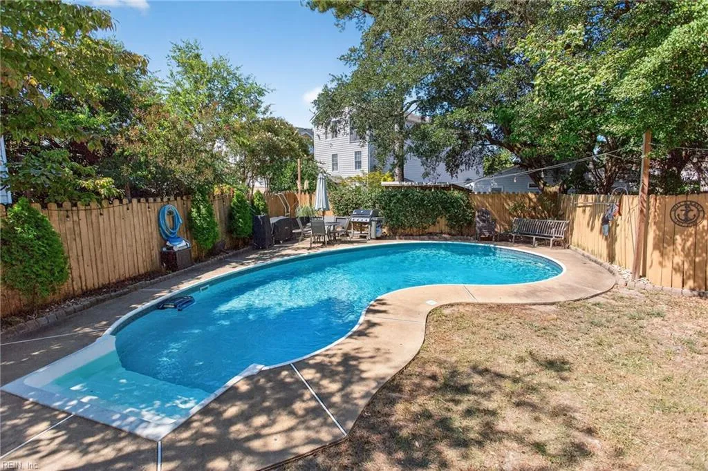 Virginia Beach, Virginia 23455, United States, 3 Bedrooms Bedrooms, ,3 BathroomsBathrooms,Residential,Active,237777