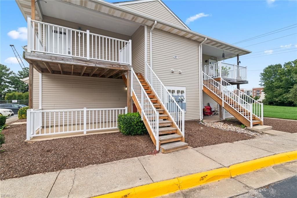 Photo of 543 Landfall Arch, Virginia Beach, VA 23462 (MLS # 10604748)