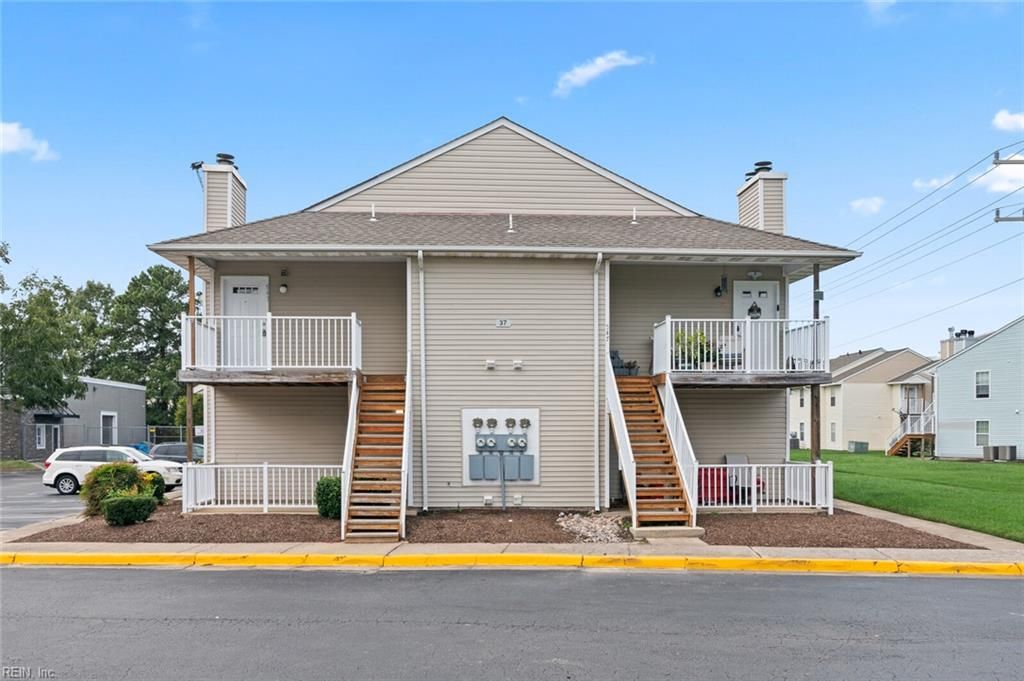 Photo of 543 Landfall Arch, Virginia Beach, VA 23462 (MLS # 10604748)