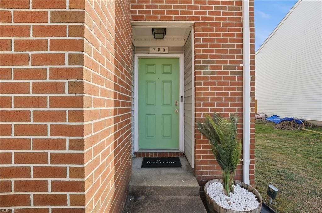 Photo of 750 Glenshire Drive, Virginia Beach, VA 23462 (MLS # 10618990)