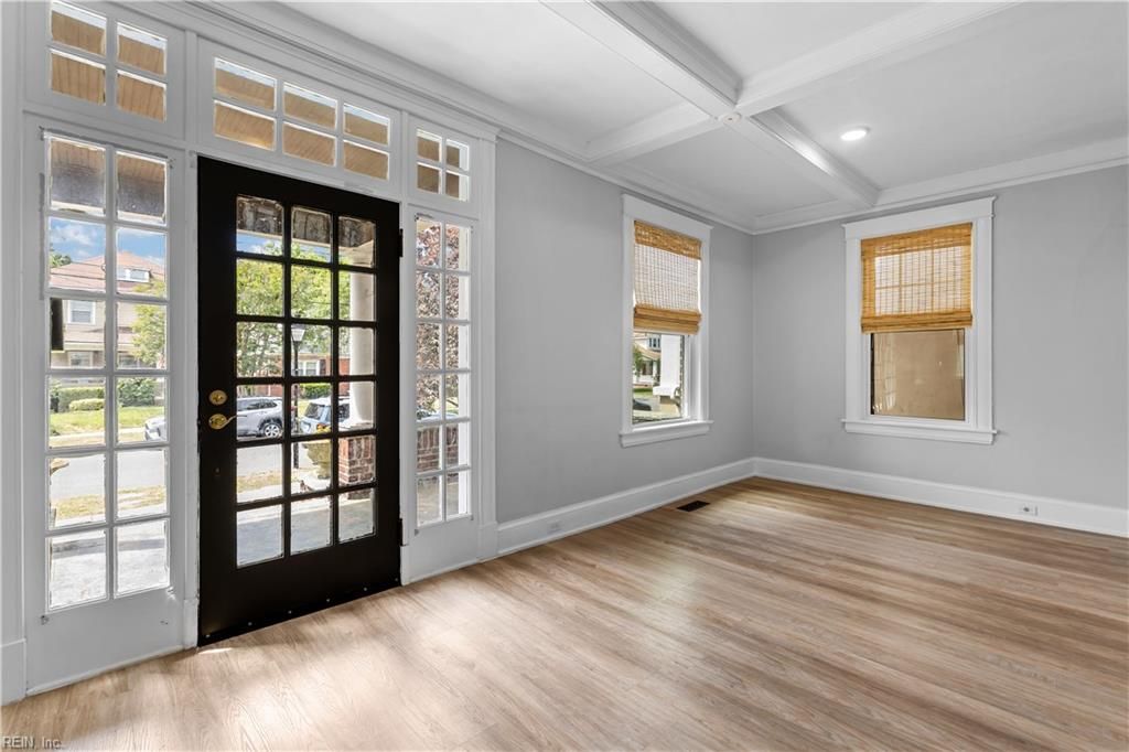 Photo of 4610 Colonial Avenue, Norfolk, VA 23508 (MLS # 10632921)