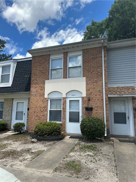 1571 Darren CIR Portsmouth VA 23701