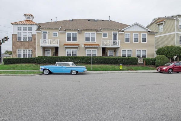 3704 VINTAGE POINTE PL, VIRGINIA BEACH, VA 23455 - Image 36e429169a685ffbabdfbbb53e2a09a4/4038150850