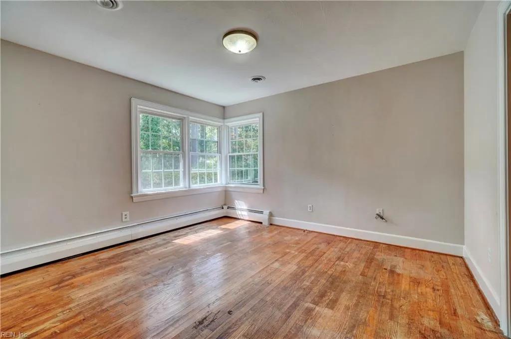 Portsmouth, Virginia 23701, United States, 3 Bedrooms Bedrooms, ,2 BathroomsBathrooms,Residential,Pending,202966