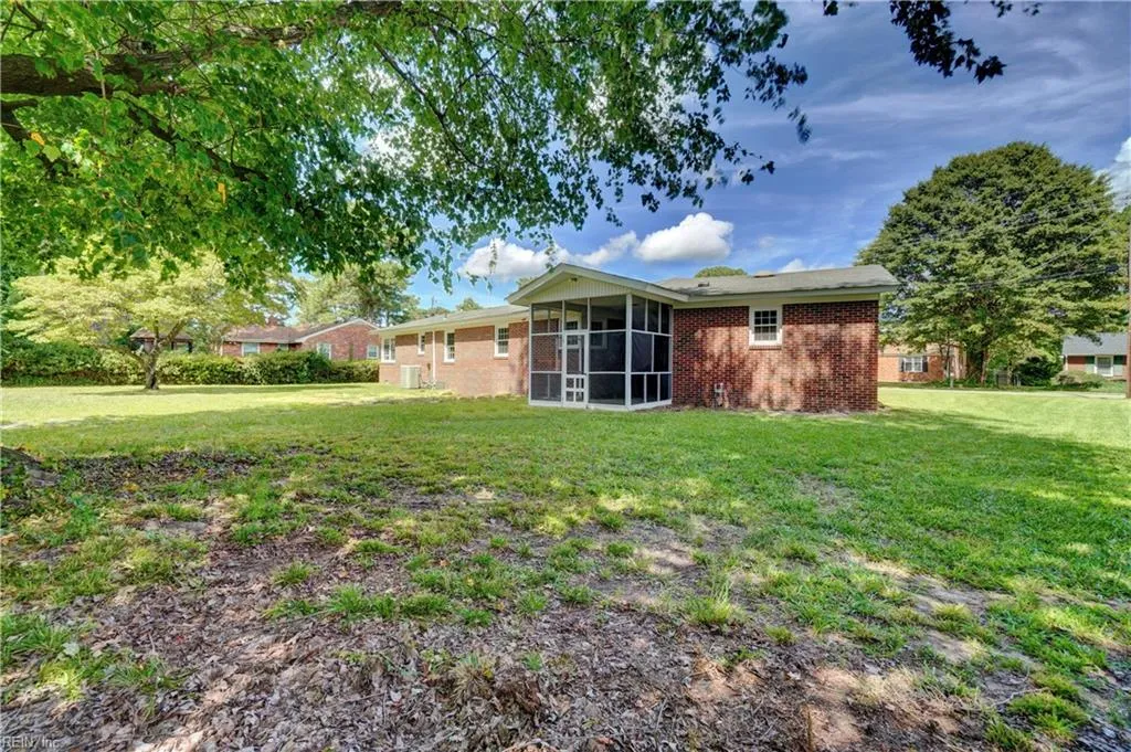 Portsmouth, Virginia 23701, United States, 3 Bedrooms Bedrooms, ,2 BathroomsBathrooms,Residential,Pending,202966