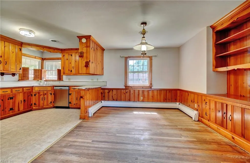 Portsmouth, Virginia 23701, United States, 3 Bedrooms Bedrooms, ,2 BathroomsBathrooms,Residential,Pending,202966