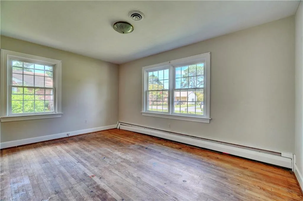 Portsmouth, Virginia 23701, United States, 3 Bedrooms Bedrooms, ,2 BathroomsBathrooms,Residential,Pending,202966