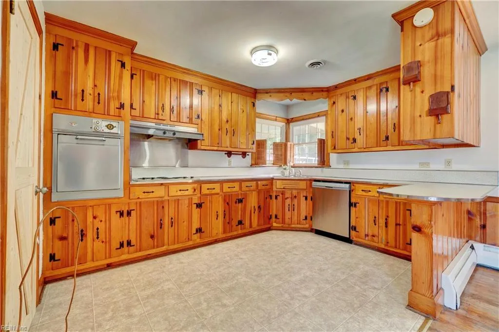 Portsmouth, Virginia 23701, United States, 3 Bedrooms Bedrooms, ,2 BathroomsBathrooms,Residential,Pending,202966