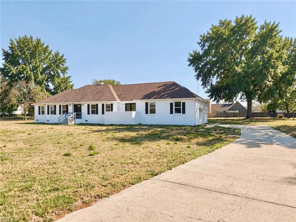 Photo of 102 Foxcroft Road, Suffolk, VA 23435 (MLS # 10625921)