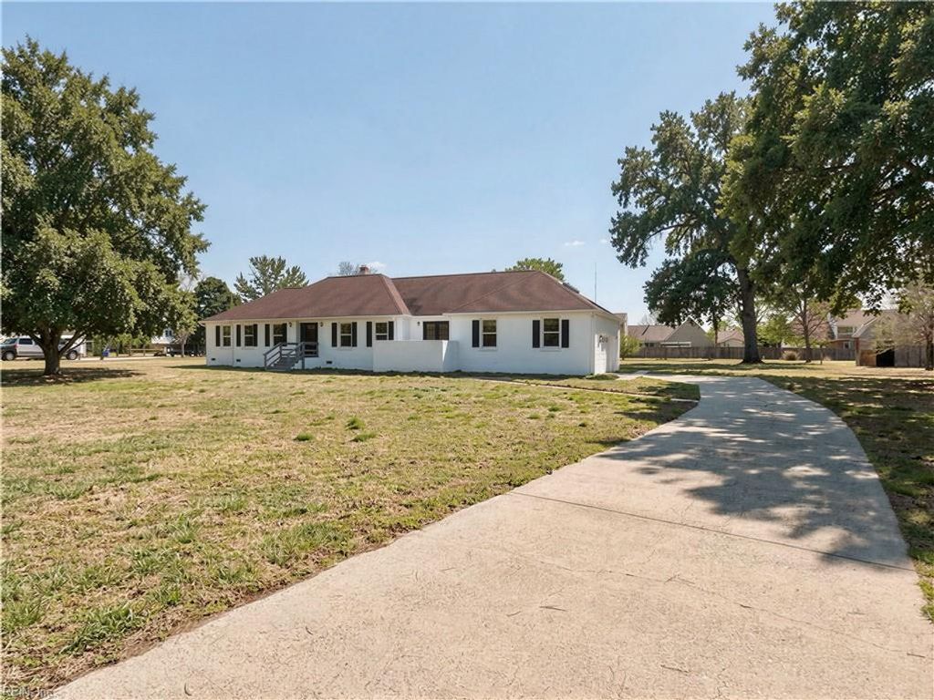 Photo of 102 Foxcroft Road, Suffolk, VA 23435 (MLS # 10625921)