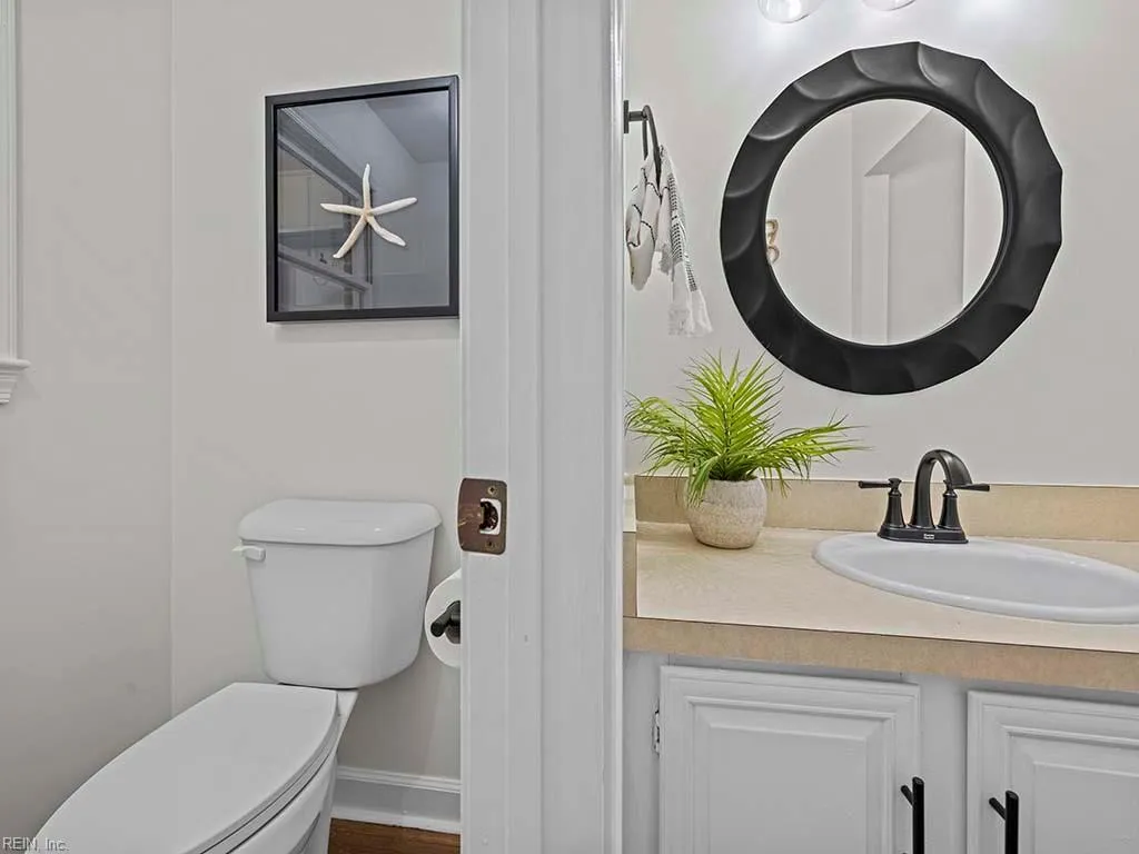 Virginia Beach, Virginia 23451, United States, 3 Bedrooms Bedrooms, ,3 BathroomsBathrooms,Residential,Pending,33985