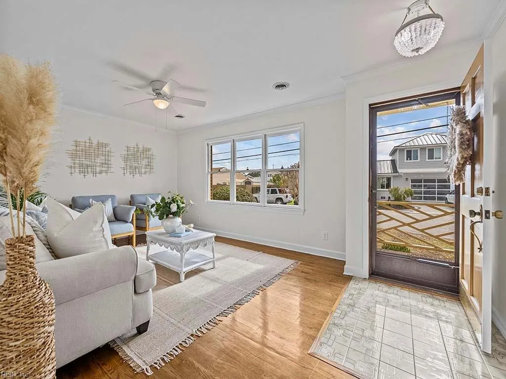 Virginia Beach, Virginia 23451, United States, 3 Bedrooms Bedrooms, ,3 BathroomsBathrooms,Residential,Pending,33985