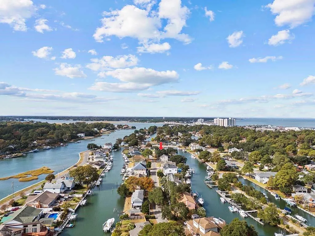 Virginia Beach, Virginia 23451, United States, 3 Bedrooms Bedrooms, ,3 BathroomsBathrooms,Residential,Pending,33985