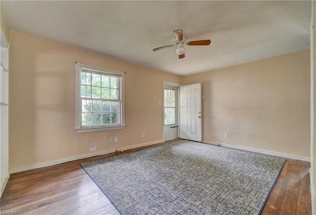 10 Dotson DR