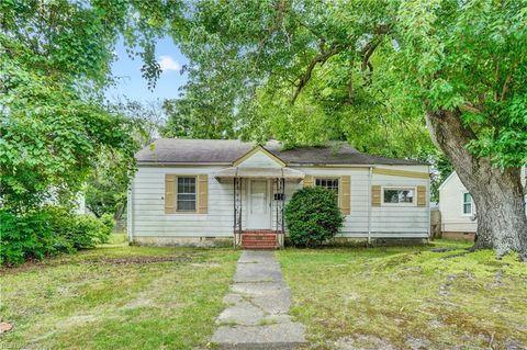 10 Dotson DR Hampton VA 23669