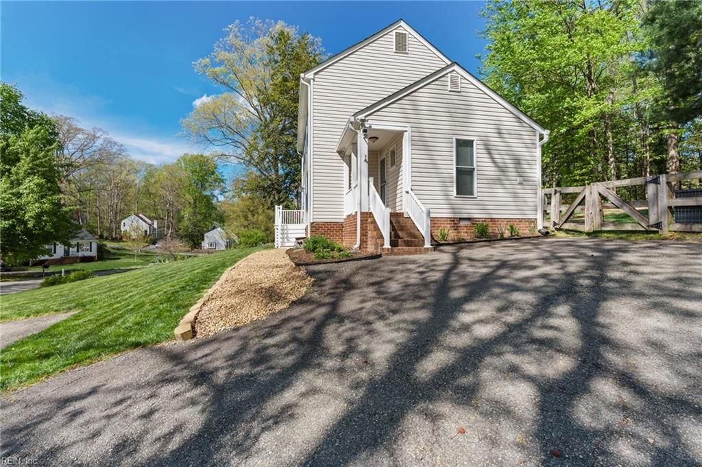 Photo of 113 Wenatchee Road, North Chesterfield, VA 23236 (MLS # 10629162)