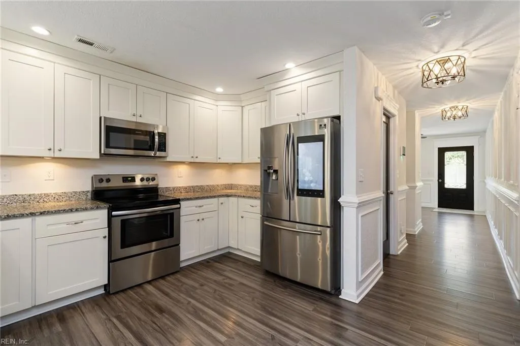 Portsmouth, Virginia 23702, United States, 4 Bedrooms Bedrooms, ,3 BathroomsBathrooms,Residential,Active,136403