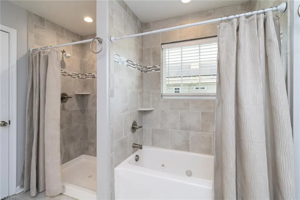 Portsmouth, Virginia 23702, United States, 4 Bedrooms Bedrooms, ,3 BathroomsBathrooms,Residential,Active,136403