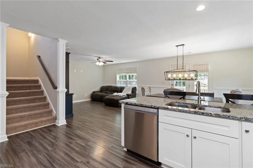 Portsmouth, Virginia 23702, United States, 4 Bedrooms Bedrooms, ,3 BathroomsBathrooms,Residential,Active,136403