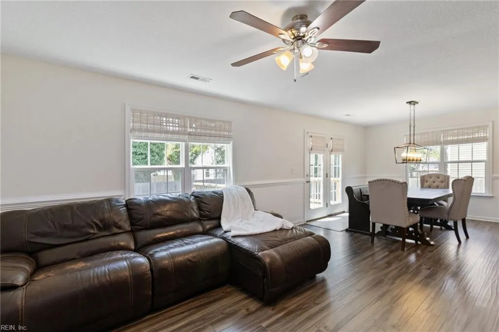 Portsmouth, Virginia 23702, United States, 4 Bedrooms Bedrooms, ,3 BathroomsBathrooms,Residential,Active,136403