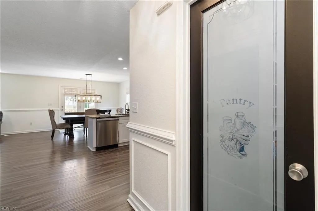 Portsmouth, Virginia 23702, United States, 4 Bedrooms Bedrooms, ,3 BathroomsBathrooms,Residential,Active,136403