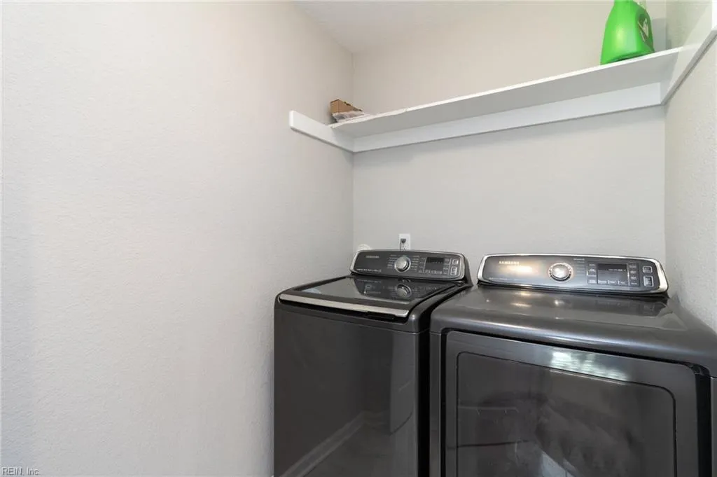 Portsmouth, Virginia 23702, United States, 4 Bedrooms Bedrooms, ,3 BathroomsBathrooms,Residential,Active,136403